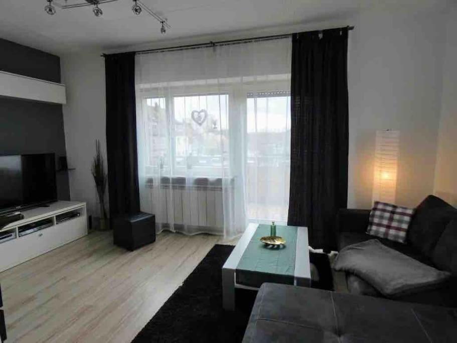 Mainroom Apartment *
